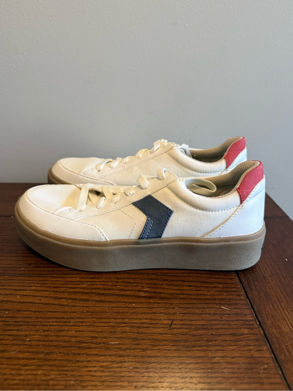 Dr Scholls Madison White Casual Sneakers with Navy Accent and Red Heel New
